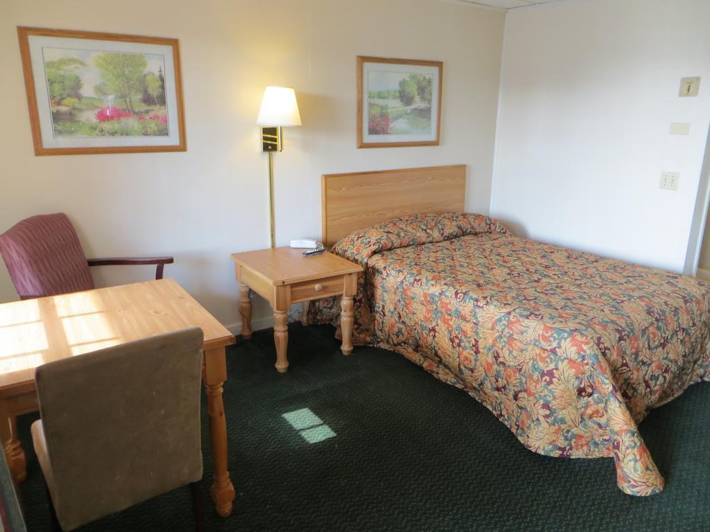 Pine Crest Motor Lodge Holly Springs Zimmer foto