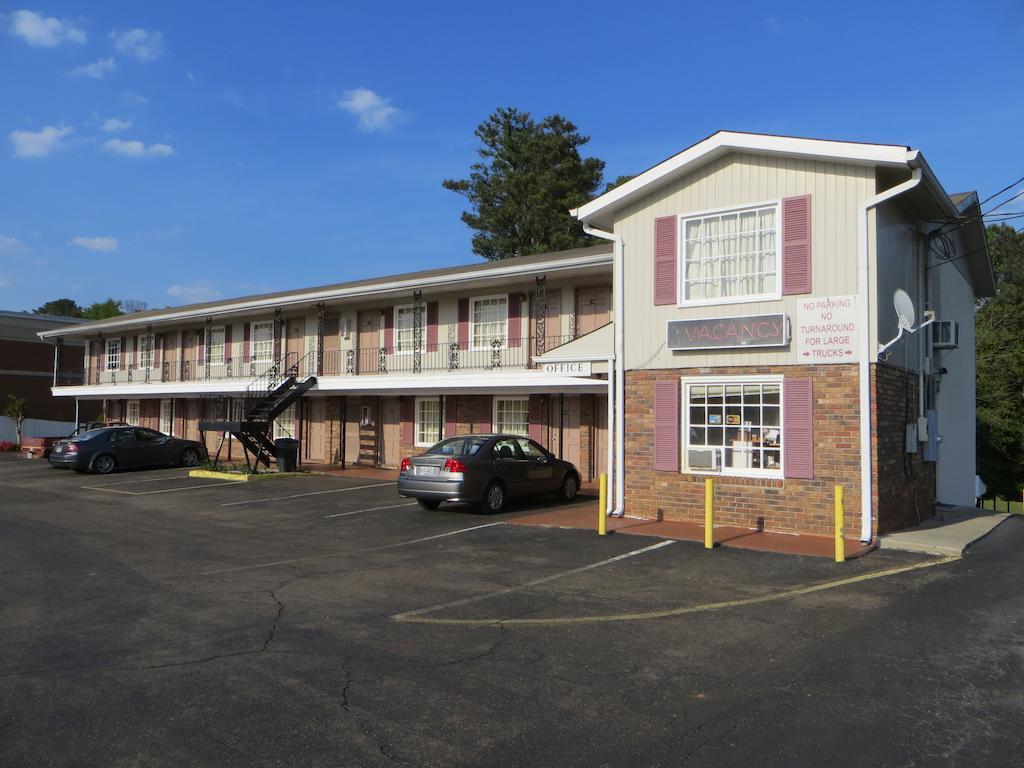 Pine Crest Motor Lodge Holly Springs Exterior foto